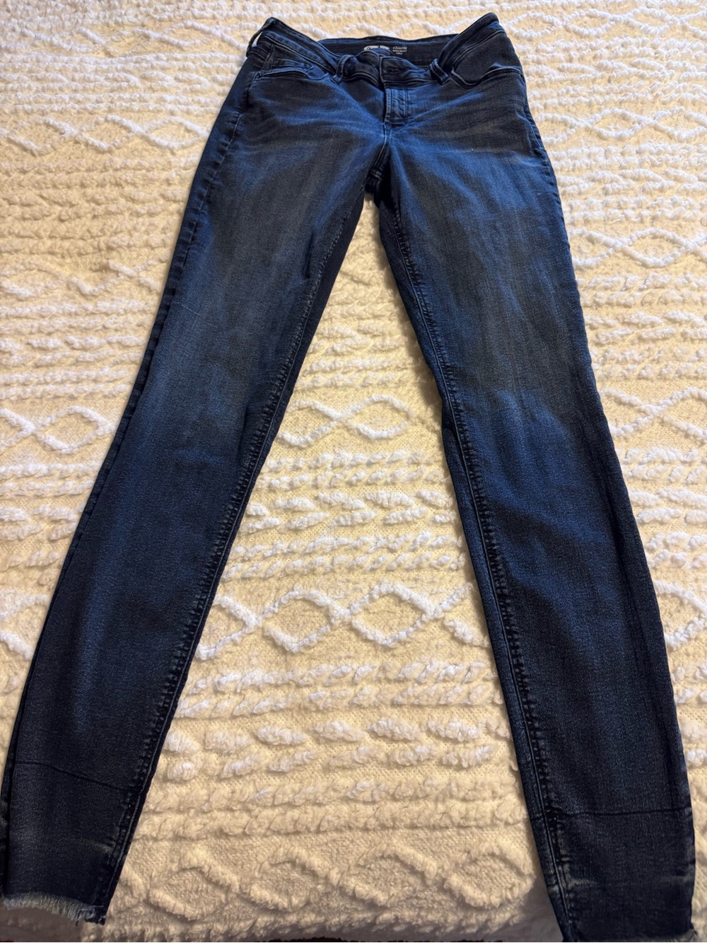 Old navy woman’s rockstar super skinny ankle jeans 4 TALL -31” inseam fringe